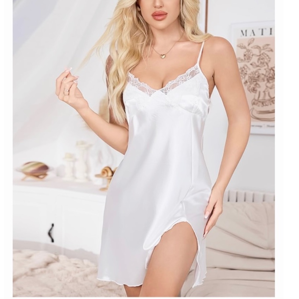 Hocosit‎ White Lace Satin Nightgown Camisole M